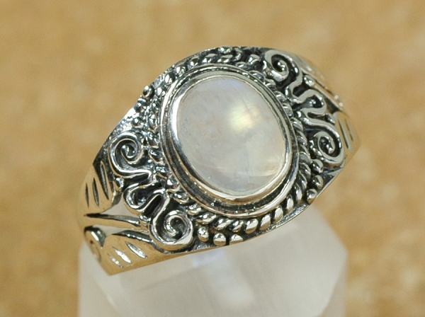 Silberring mit Mondstein